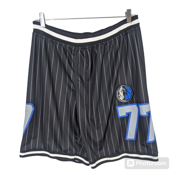 NBA Luca Doncic Dallas Mavericks Mesh Basketball Shorts Approx Size L - Picture 1 of 8